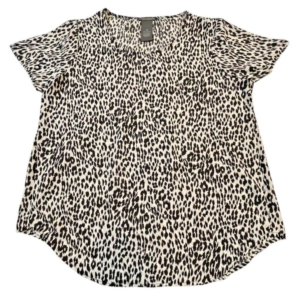 Chelsea & Theodore Women's Snow Leopard Print Top SIZE-LARGE